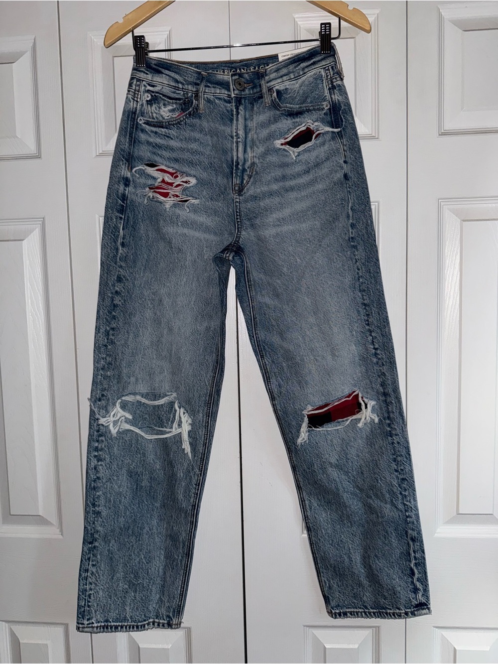 American Eagle distressed ‘90s boyfriend Jean size 4/L29
